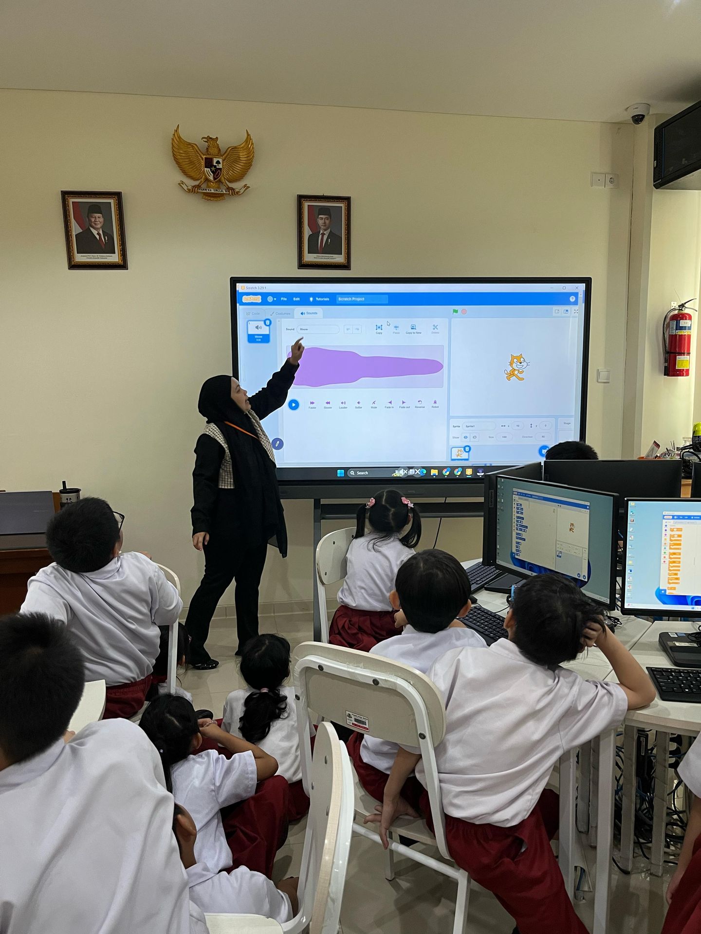 kolaborasi kursus coding dengan sekolah
